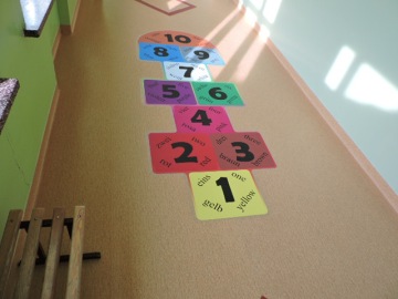 Naklejka podłgowa do szkoły podstawowej gra w klasy