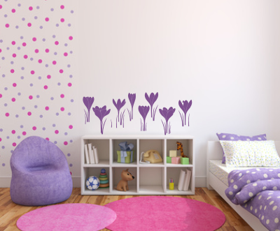 Szablony do malowania na ścianie w pokoju dziecka krokusy i kwiatki