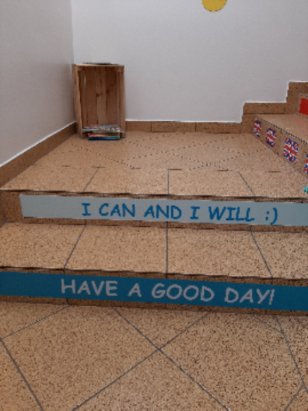 Naklejki na schody język angielski