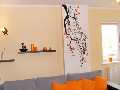 Naklejka gałązka na filar ścienny