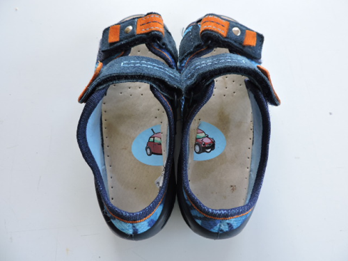 Naklejki prawy - lewy do szkolnych kapci.