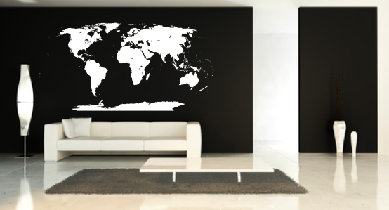 Szablony do malowania z mapą świata w salonie