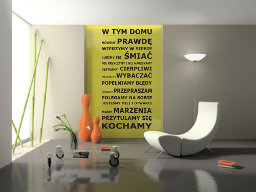 Szablony malarskie z napisami na ścianie w tym domu kochamy i lubimy się śmiać