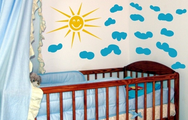 Naklejki na ścianę do pokoju dziecka chmurki i słońce i niebo