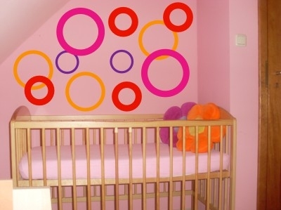 Naklejki na ścianę koła do pokoju dziecinnego