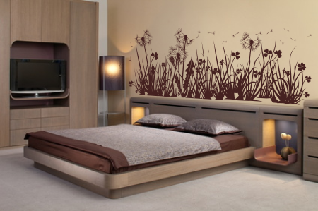 Szablony do malowania na ścianie w sypialni łąka z kwiatkami i dmuchawce