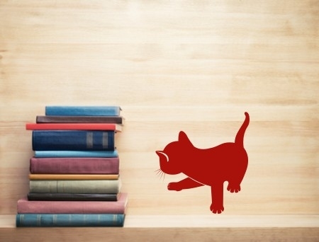 naklejki na ścianę do pokoju dziecięcego z małym kotkiem