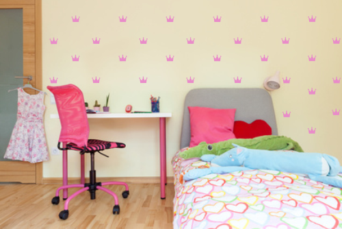 Naklejki na ścianę do pokoju dziewczynki Korony