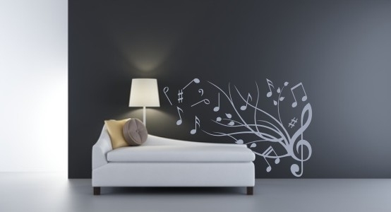 Naklejka do salonu klucz wiolinowy z nutami