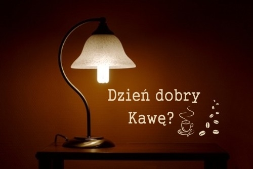 Naklejka w pokoju na ścianie dzień dobry