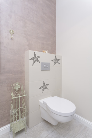 Naklejki na kafelki do łazienki z motywami morskimi i rozgwiazdy