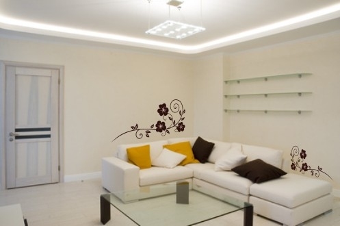 Delikatny wzór kwiatowy na ścianę