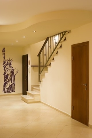 Naklejka welurowa Statua Wolności na ścianę z dodatkiem lateksu